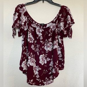 ❤️Free w Purchase❤️ Burgundy floral blouse